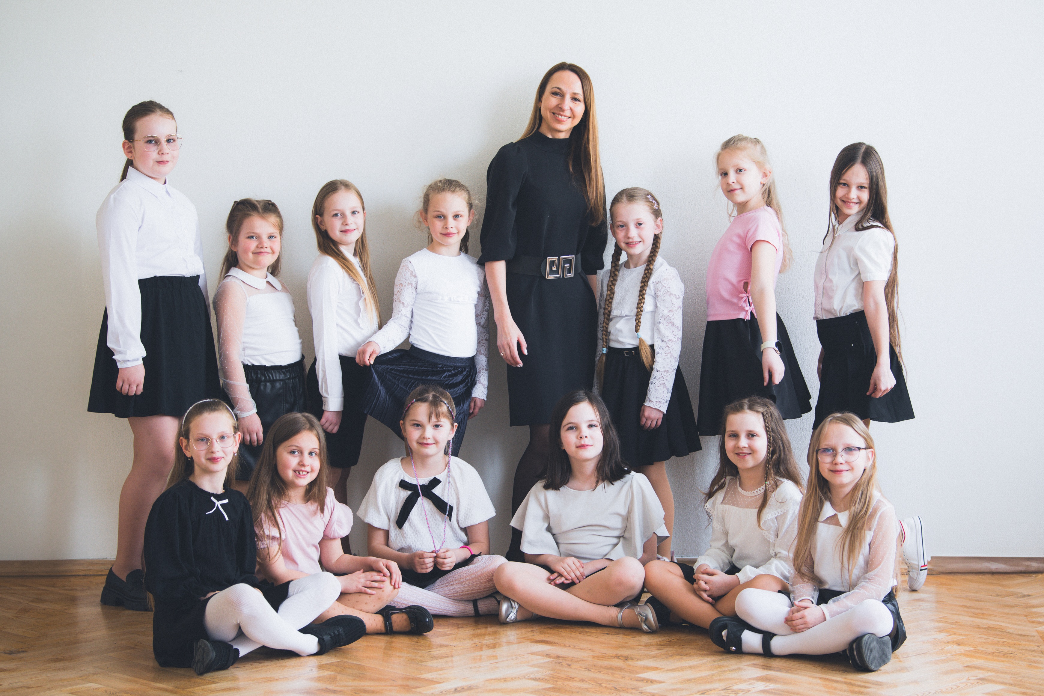 "O-pa-pa," a children's pop singing group – Joniškis