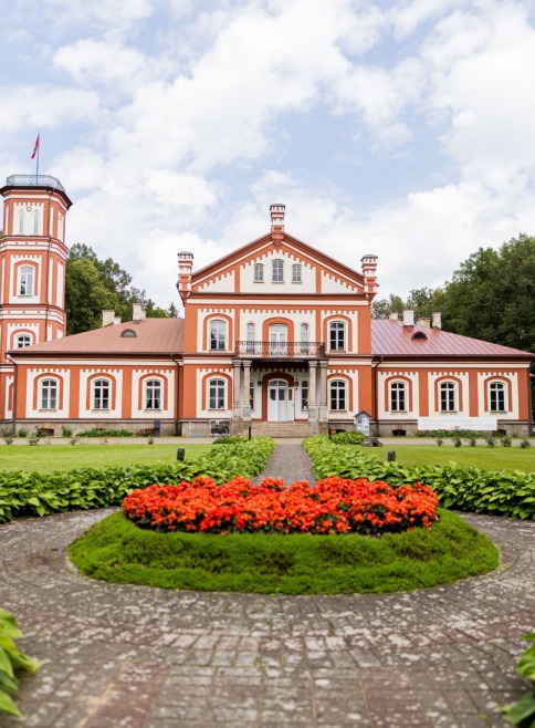 Alanta Manor Museum and Gallery, Alanta