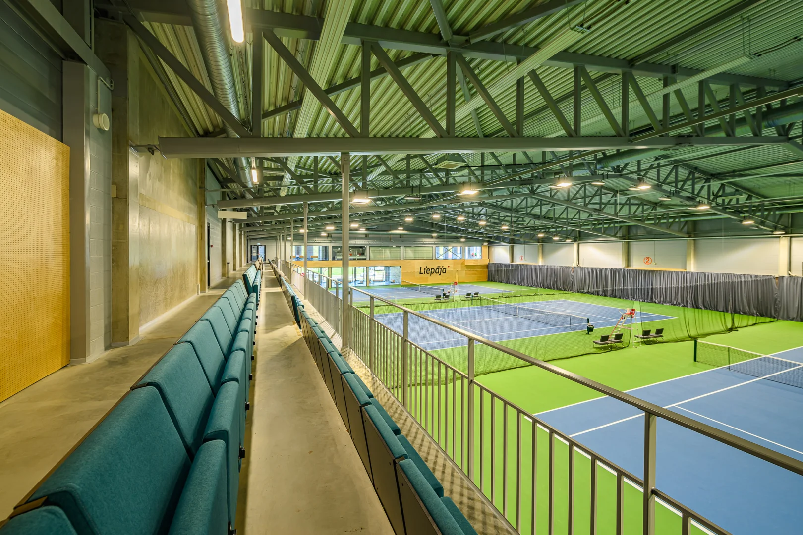 Tenisa kortu noma – LOC Tenisa halle