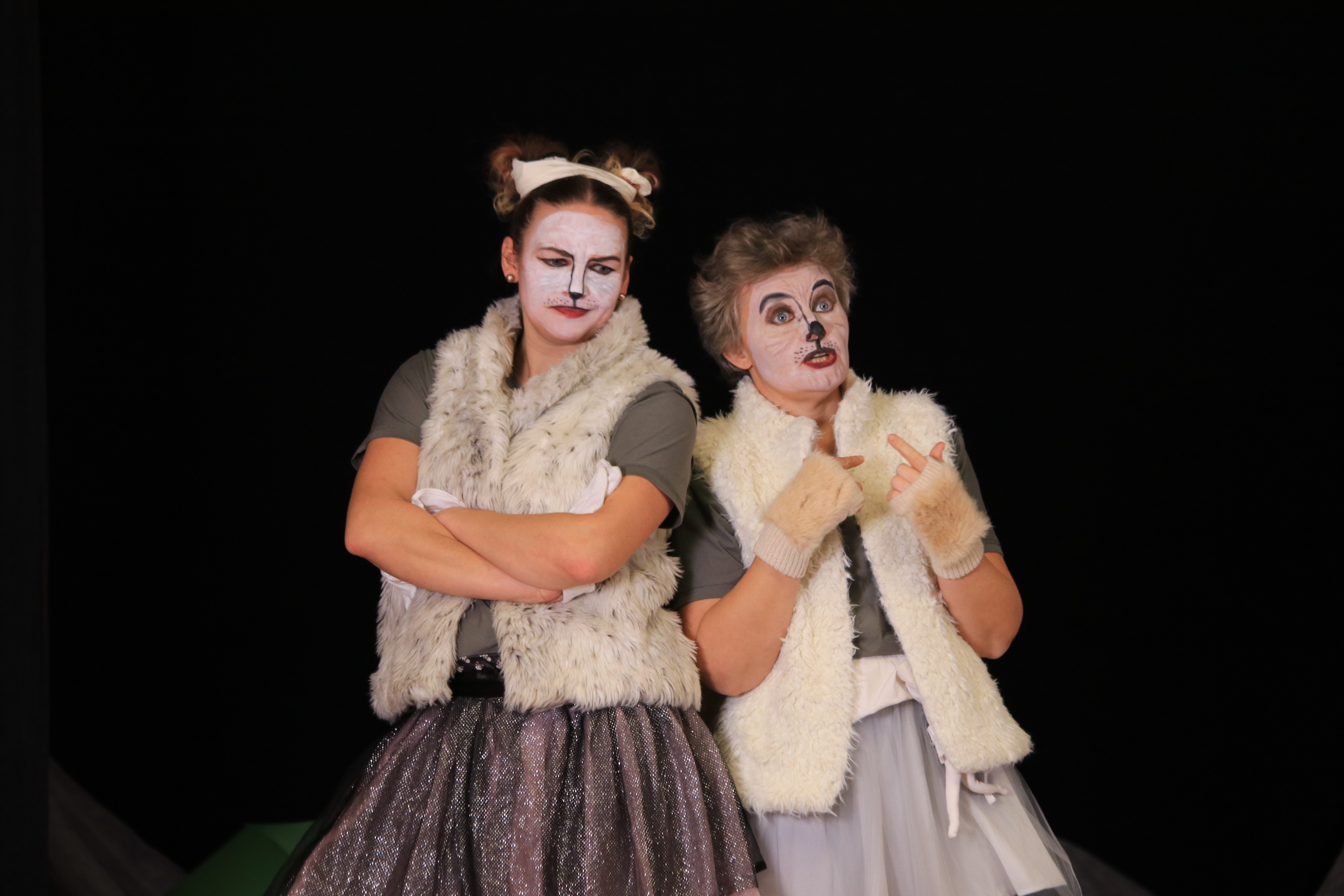 Suaugusiųjų mėgėjų teatras „Be pavadinimo“ – Garliavos kultūros centras