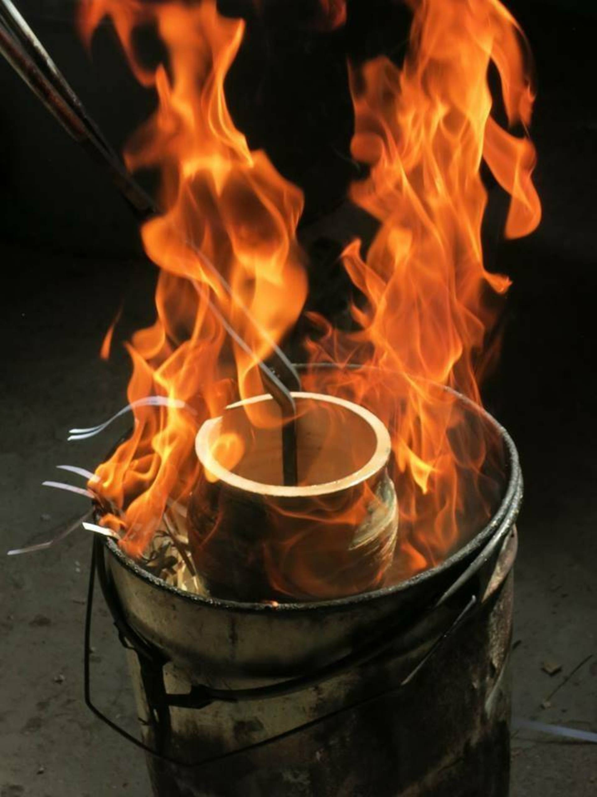 Warsztaty ceramiczne i wypał Raku – Giedriaus Mazūro keramikos studija, Antalgė