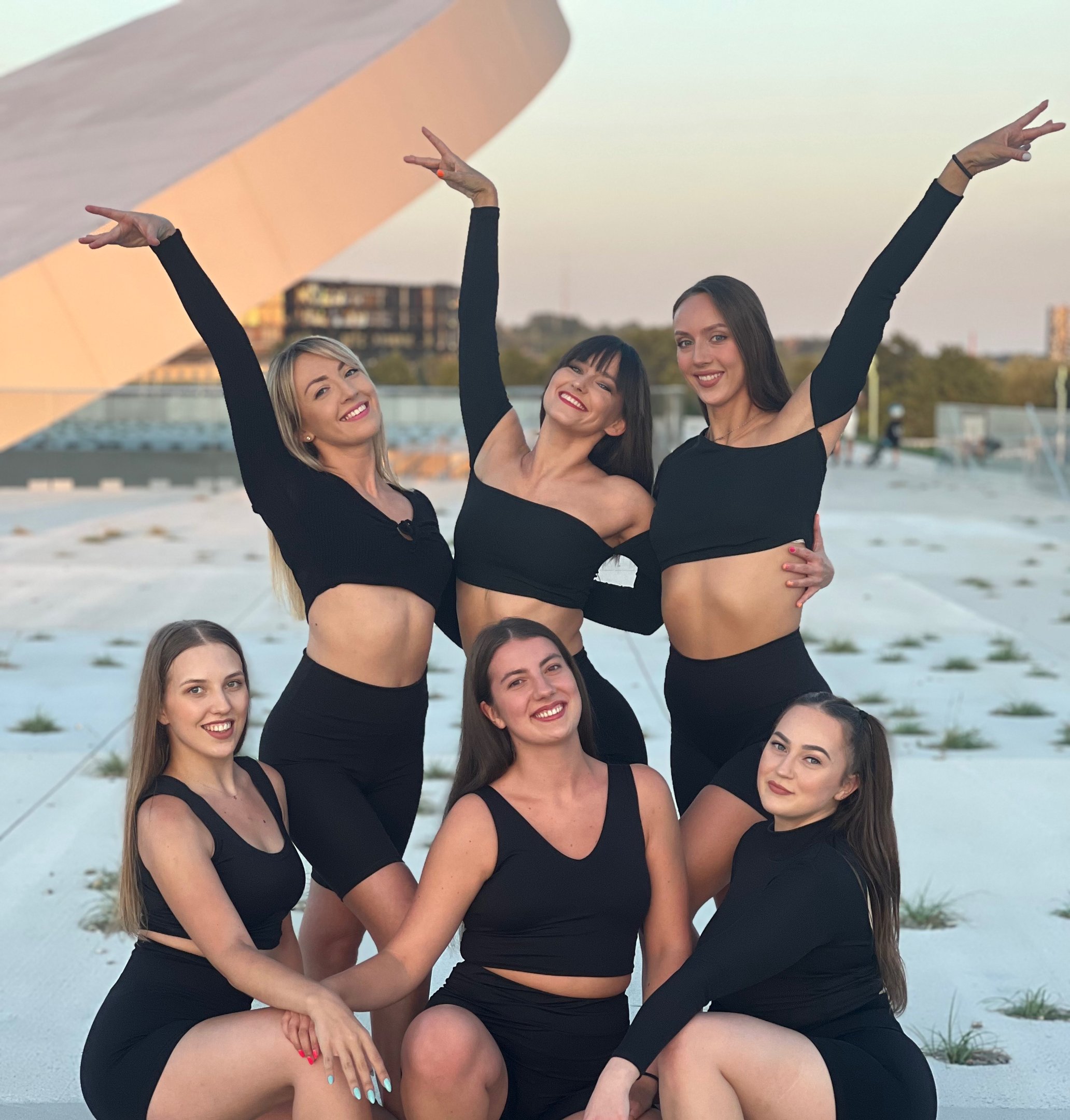 Lady Style (solo latino) dla kobiet i dziewcząt – „Salsa Kaunas”, ul. Gedimino