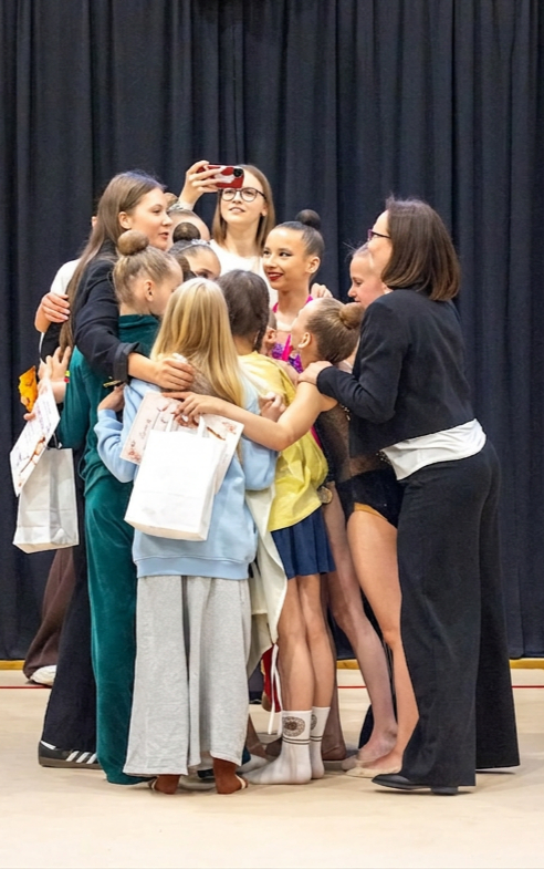 Meninė gimnastika mergaitėms – J. Grušo meno gimnazija, Šilainiai