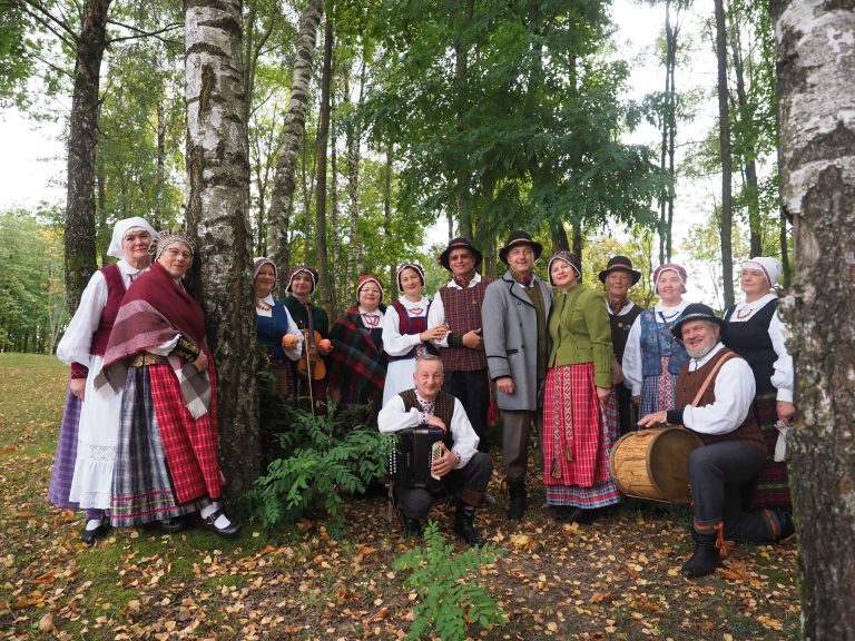 Folkloro ansamblis ir kapela „Runga“ – Elektrėnų kultūros centras