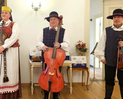 Tradicinė styginių instrumentų grupė – Kuršėnai