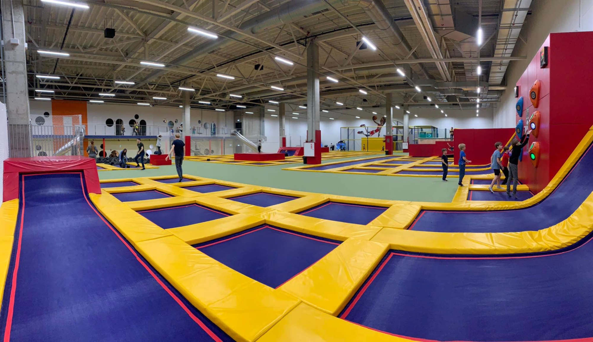 Trampoline Park – Skypark “Vilnius Outlet”