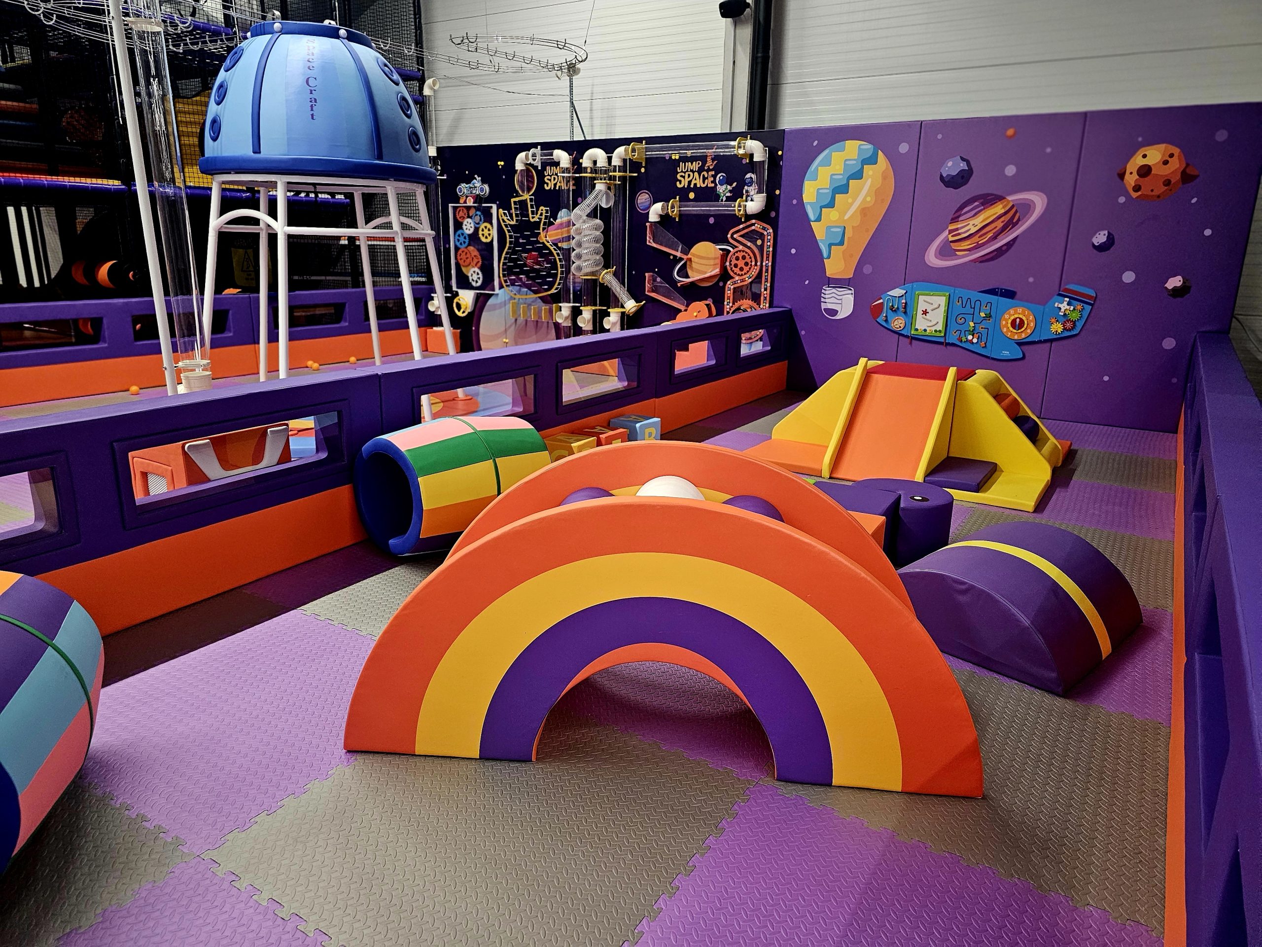 Park trampolin – Jump Space w Giraitėje