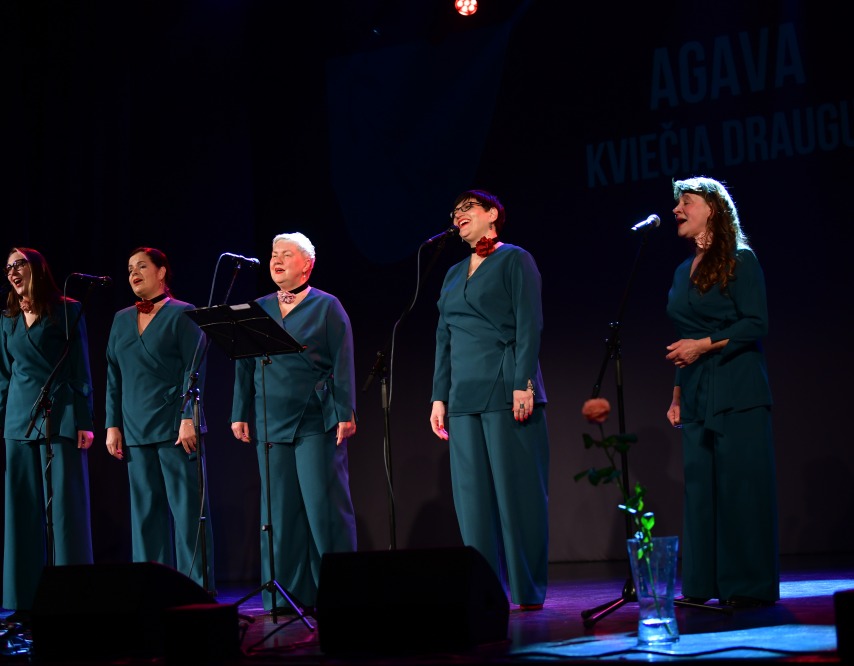 Moterų vokalinis ansamblis „Agava“ – Naujosios Akmenės kultūros rūmai