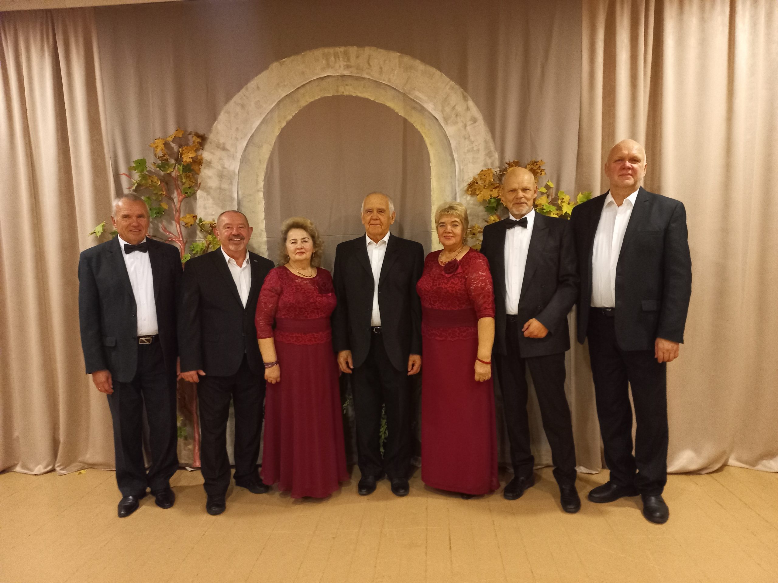 Mišrus vokalinis ansamblis „Dar pabūkim“ – Tauragė