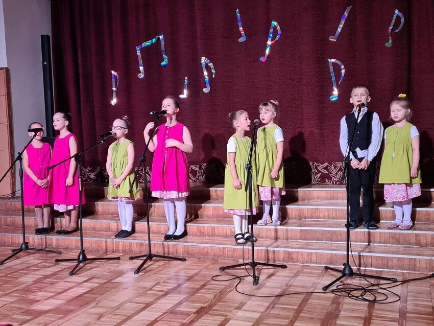 Bērnu vokālais ansamblis „Sienāzīši“ – Krimūnu Tautas nams