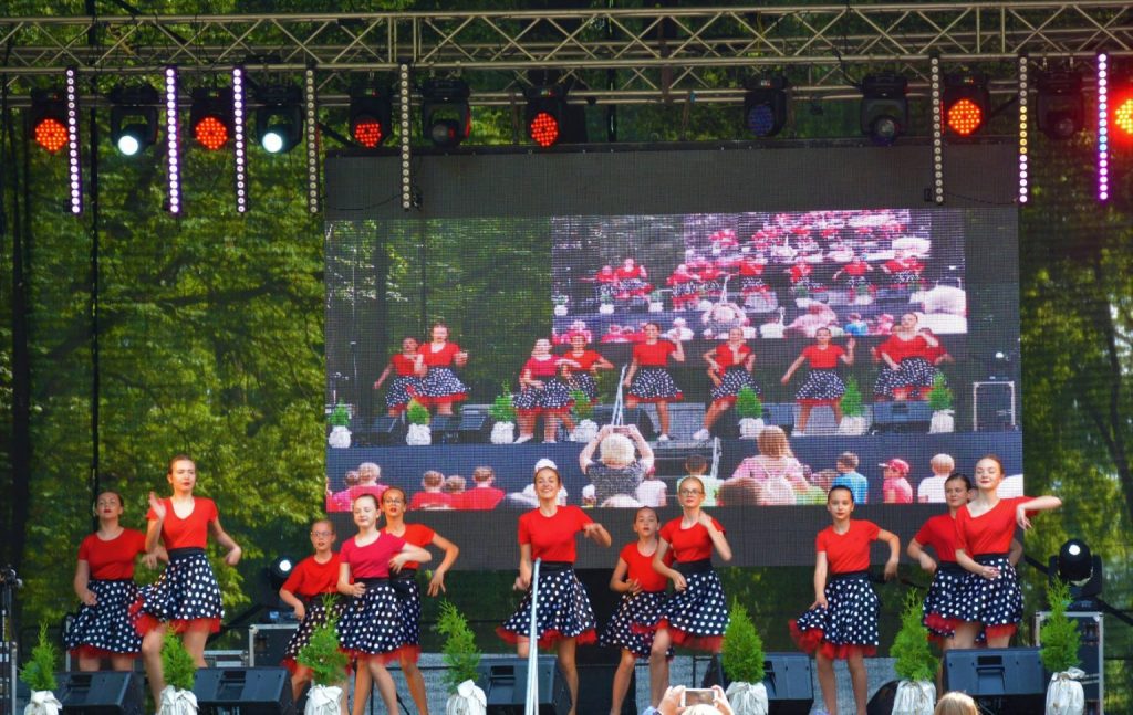 The “Liepaitės,” “Liepa,” and “Amber” dance groups of the “Kybartai” Orchestra – Kybartai