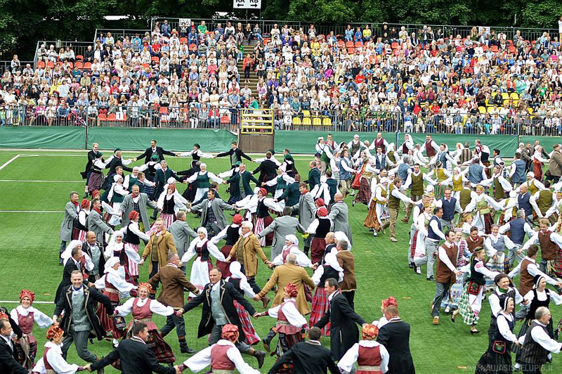 Vyresniųjų liaudiškų šokių kolektyvas „Spietlius“ – Tauragė