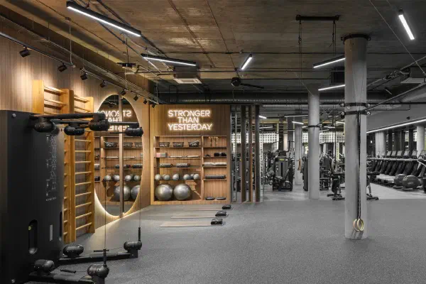 Treniruoklių salė – Fitnie Academy Kaune