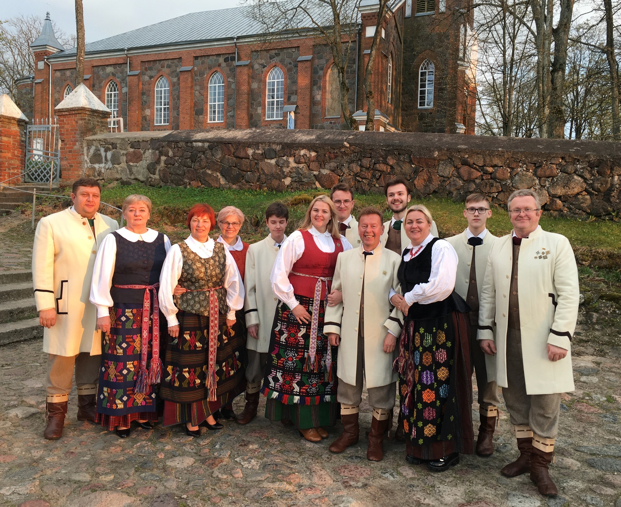 Liaudiškos muzikos kapela „Vingis“ – Vilkaviškis
