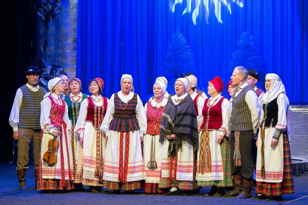 Zespół folklorystyczny „Davila” dla dorosłych – Utena