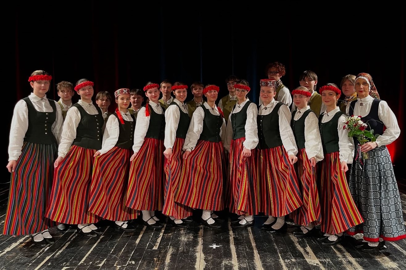 "Sidrabiņš" Youth Dance Group