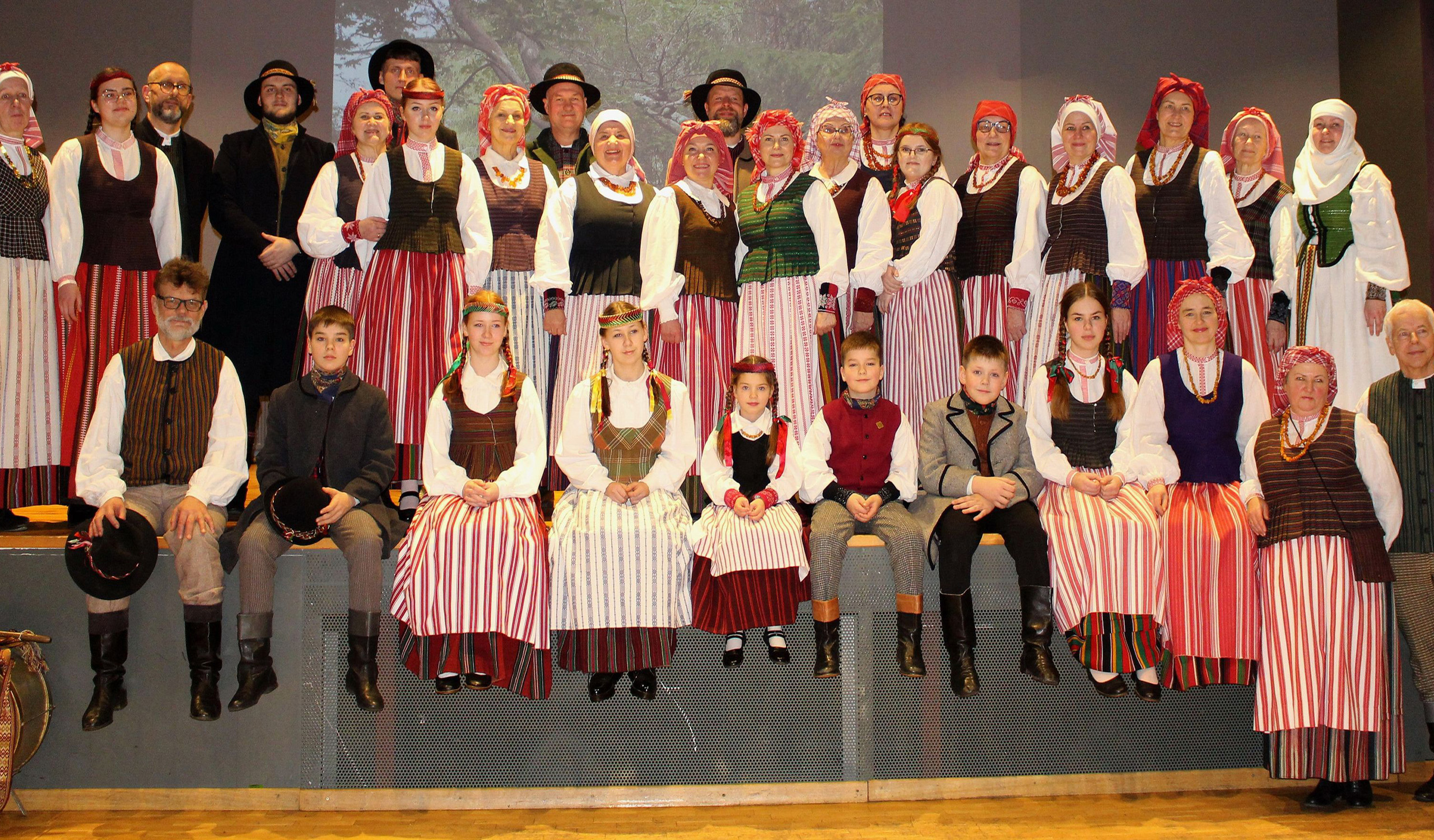 "Alksna" Folk Ensemble for Adults – Mažeikiai