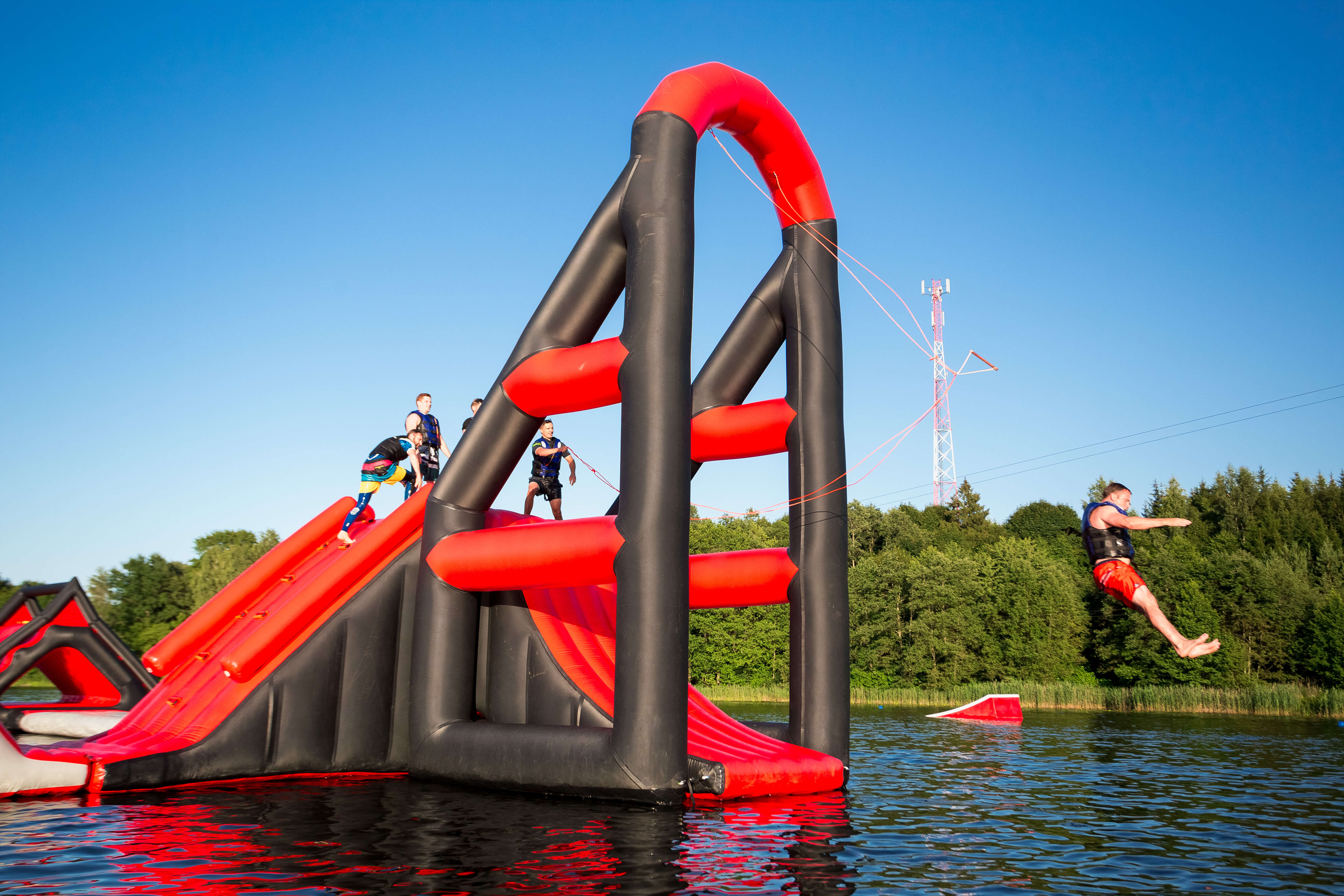Park z trampolinami wodnymi – Water Inn, Vilnius Grand Resort