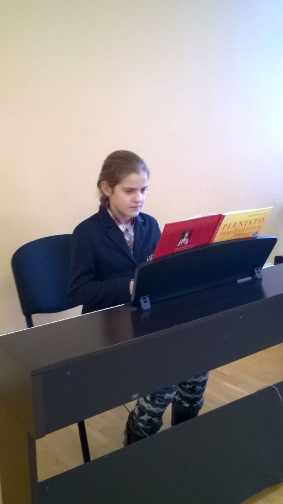 Studio fortepianowe – Uniwersalne, wielofunkcyjne centrum w Pandėliu