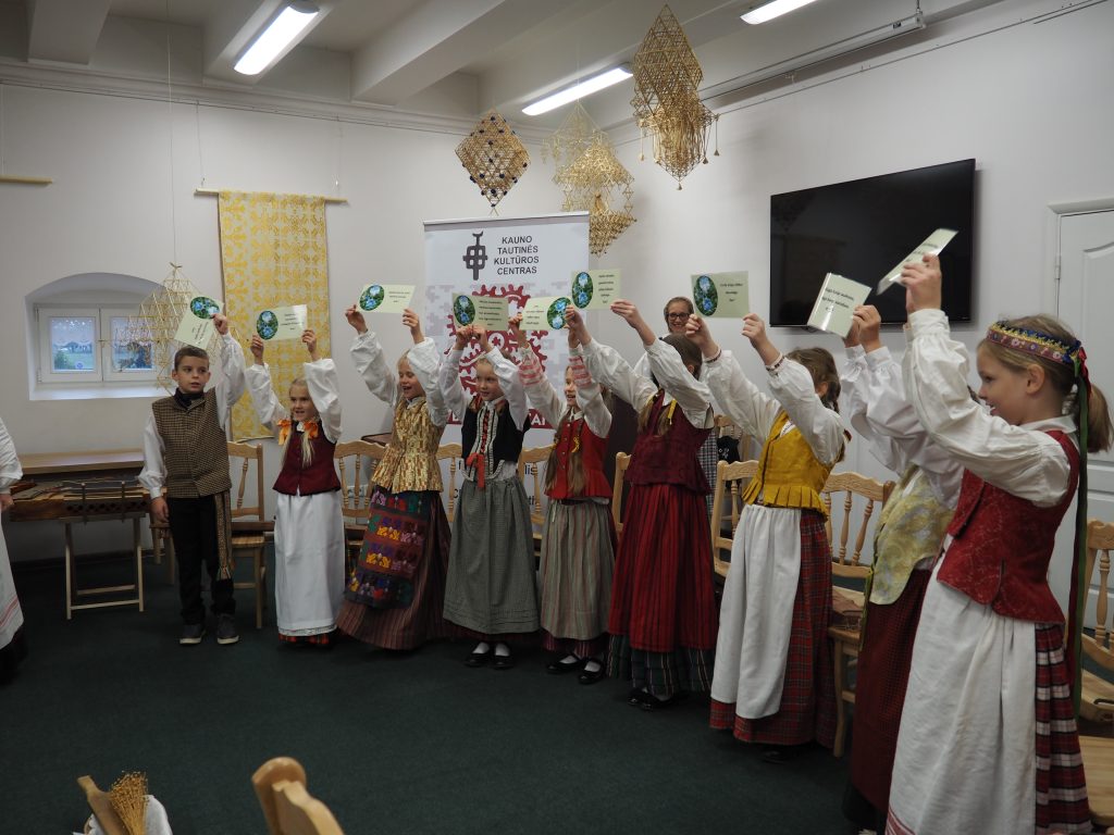 "Tautinukai" Folk Ensemble – "Šilo" Elementary School in Kaunas