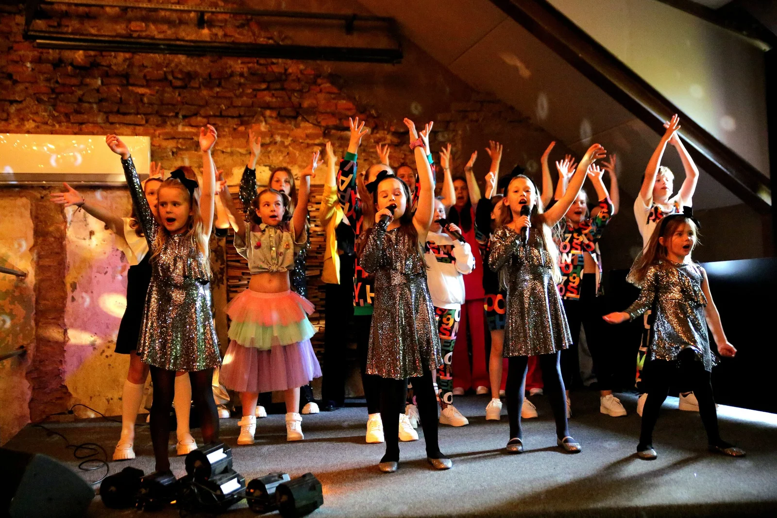 Group vocal lessons for children and teens – EVoice, Old Town