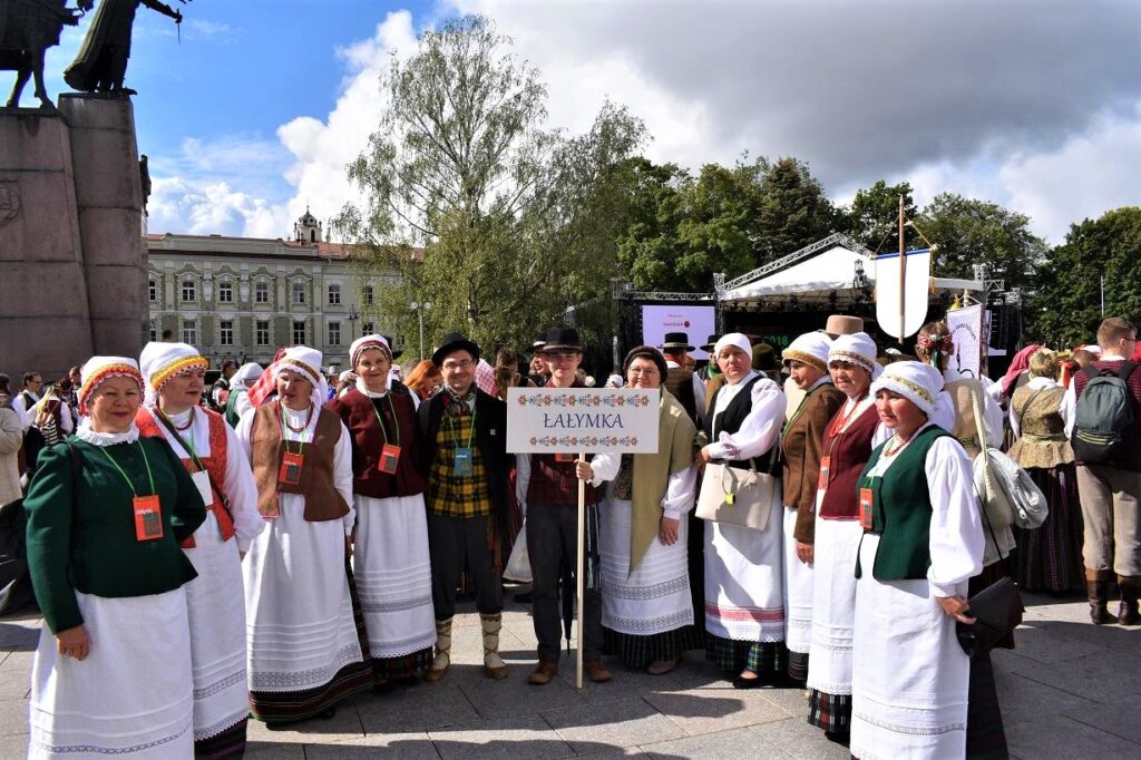 The "Lalymka" Folk Ensemble – Baltosios Vokės Entertainment Center