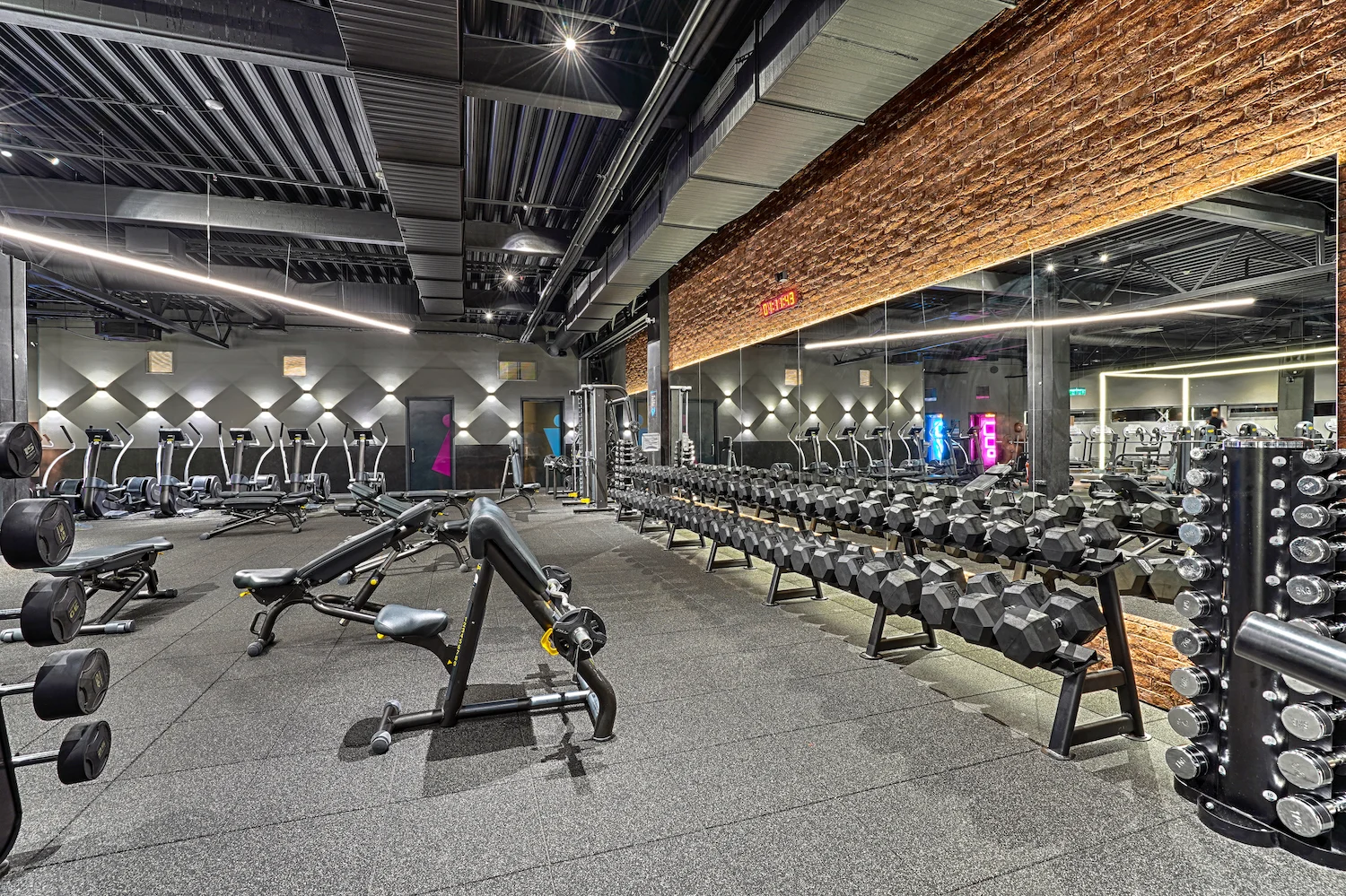 Treniruoklių salė – Gym+ Ukmergės g. 18
