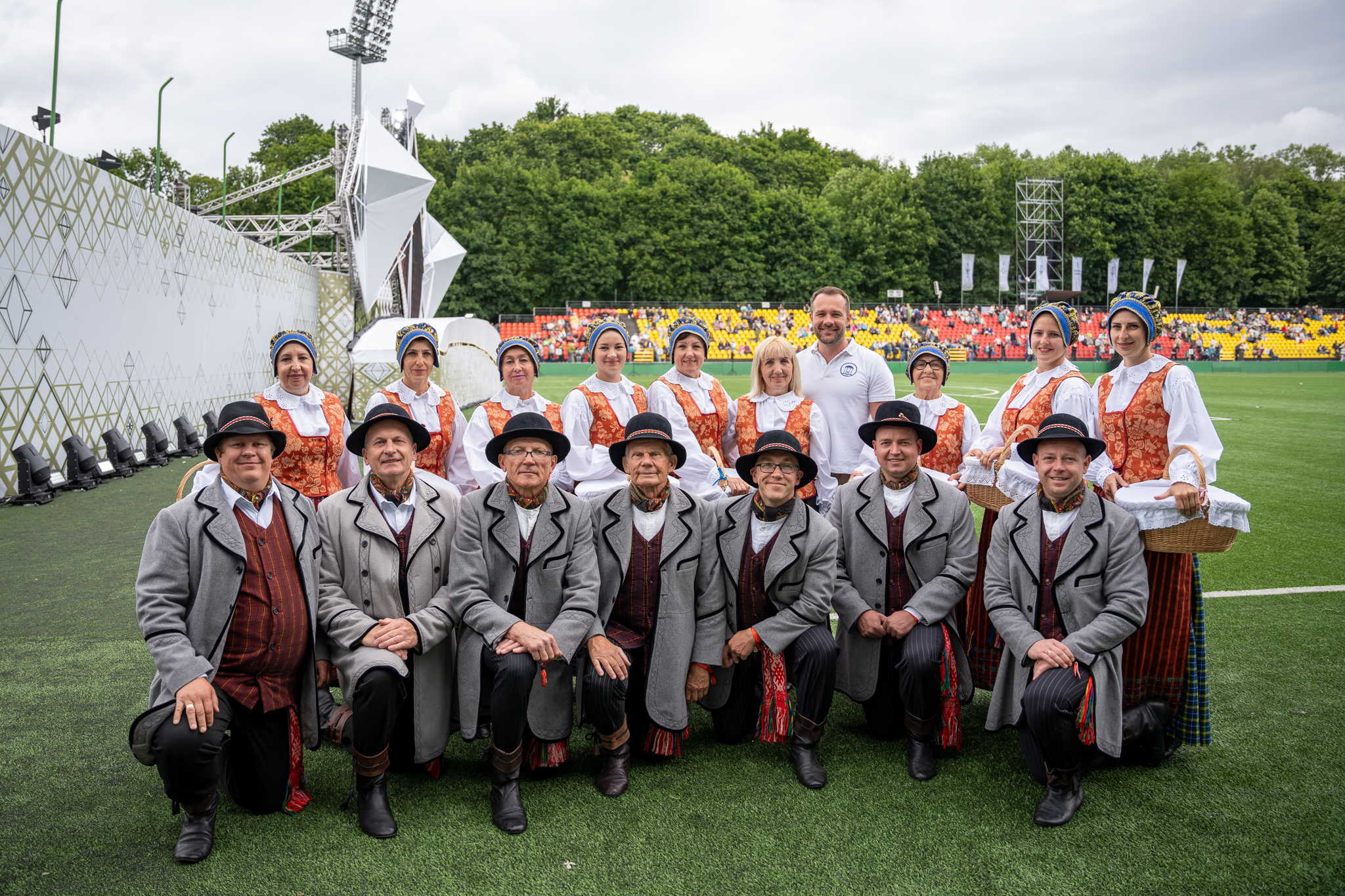Vyresniųjų liaudiškų šokių kolektyvas „Avilys“ – Druskininkų kultūros centras, Viečiūnai