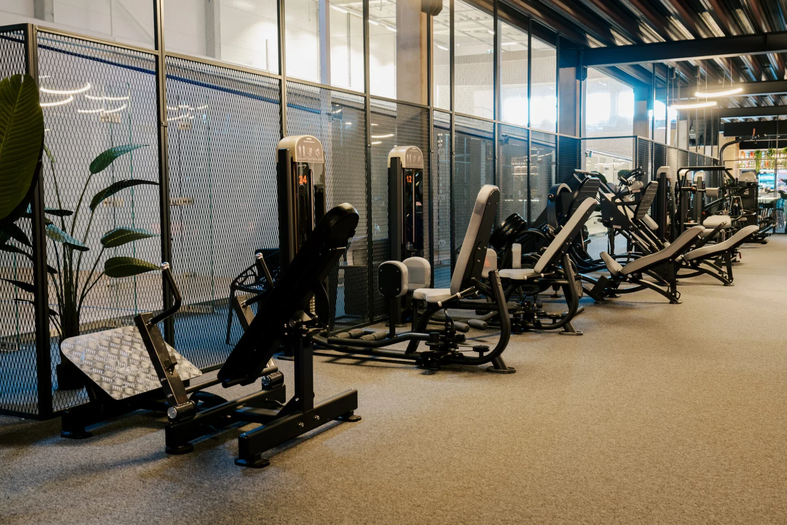 Sala treningowa – Gym Hub w Kownie