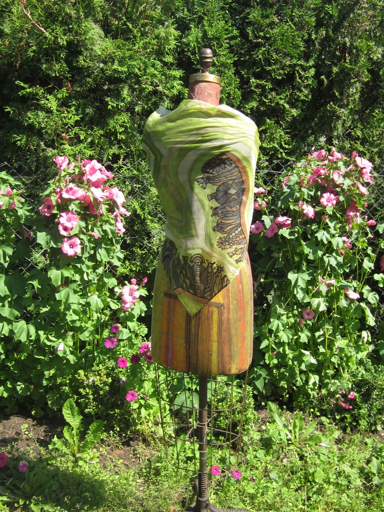 "Painting on Silk" Folk Art Club – Ukmergė Cultural Center
