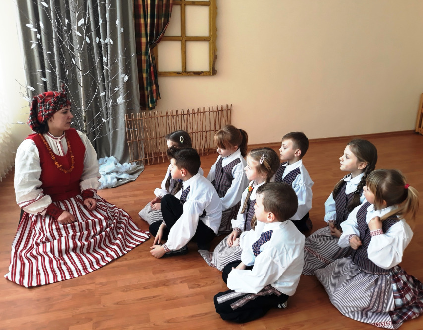 Children's Ethnic Performance Group – Venta Cultural Center