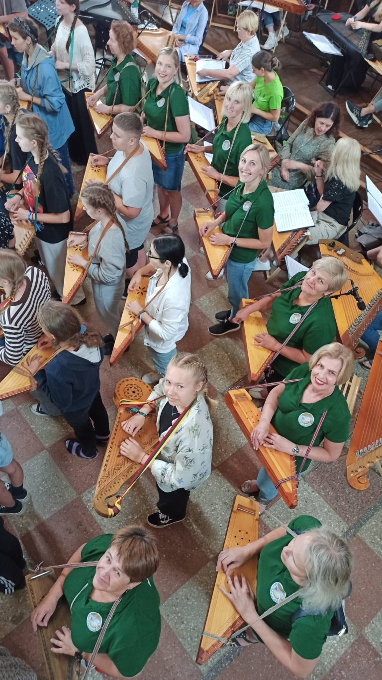Tradicinių kanklių ansamblis „Laumakė“ – Anykščiai