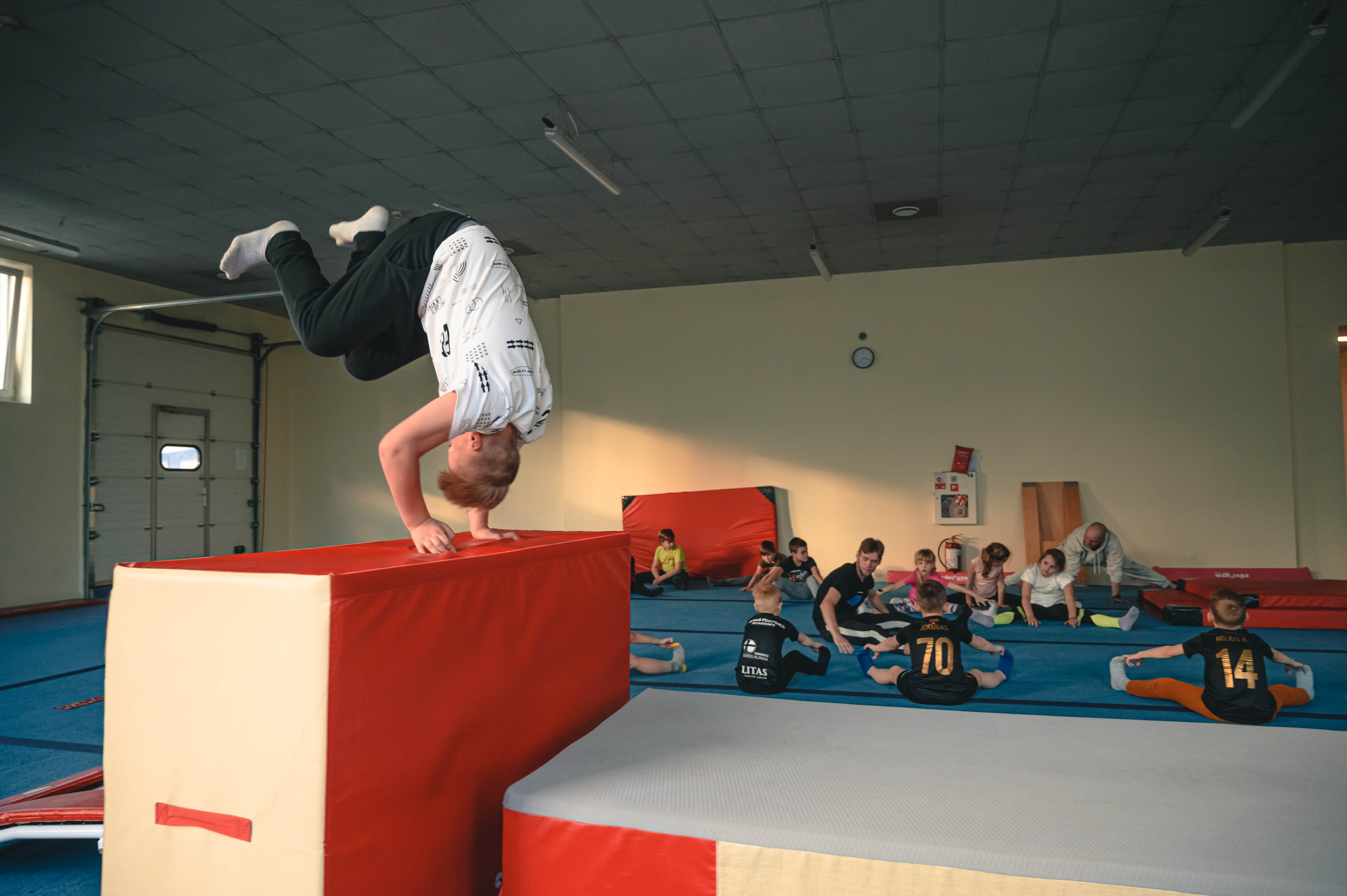Acrobatics for Children and Teens, Ages 7–16 – Judesys, 194 Savanorių Ave.