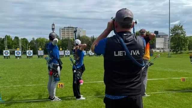 Strzelanie z łuku dla dzieci i dorosłych – Klub Łuczniczy w Utenie / Utena