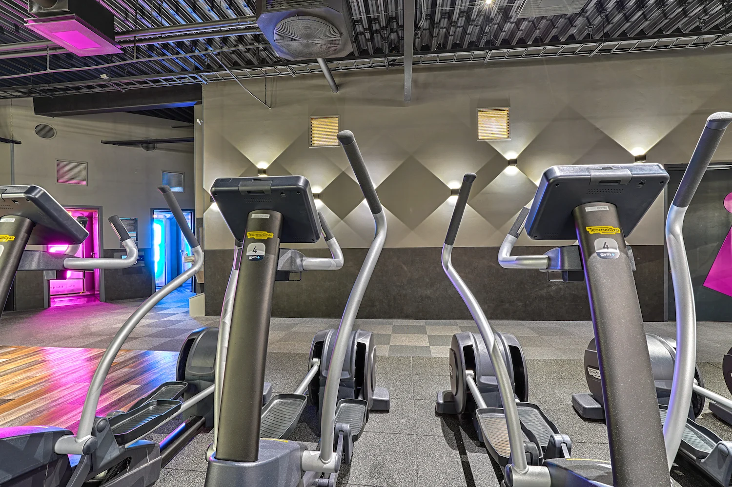 Treniruoklių salė – Gym+ Ukmergės g. 18