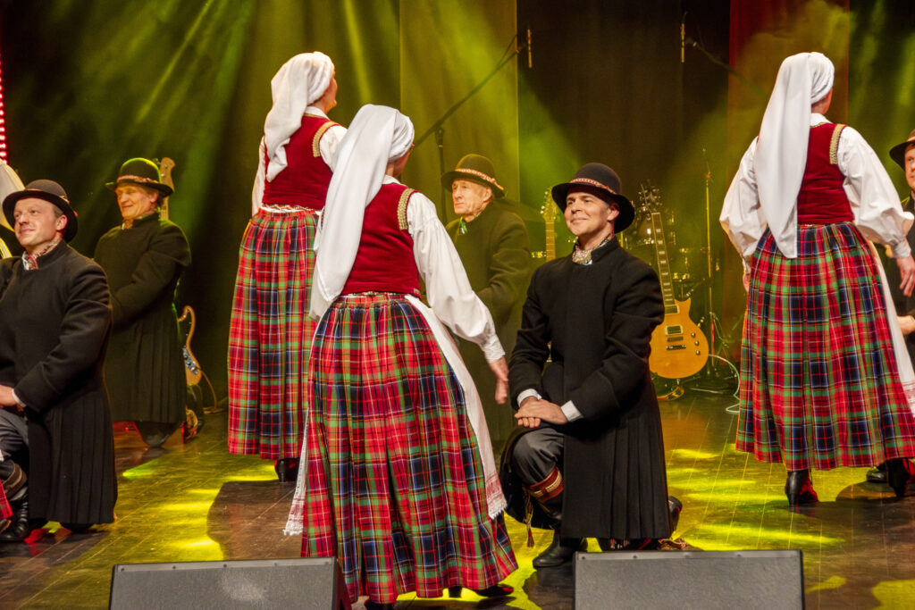 "Šelmiai," a senior folk dance group – Radviliškis
