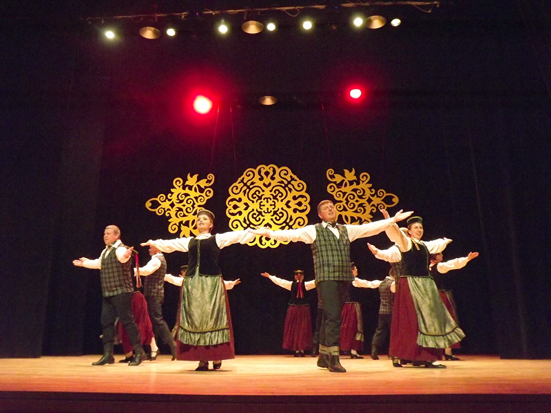 Vyresniųjų liaudiškų šokių kolektyvas „Spietlius“ – Tauragė