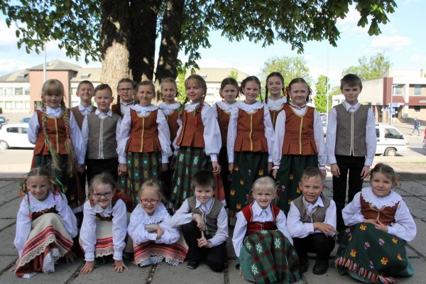 The "Pliauškutis" and "Pipiras" children's folk dance groups – Prienai