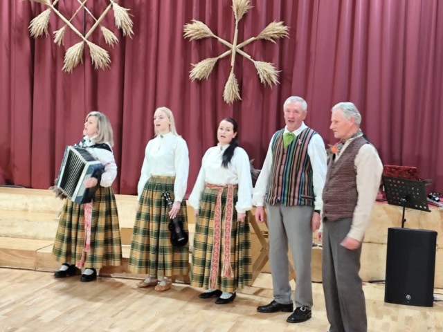 Folkloras kopa „Klāni“
