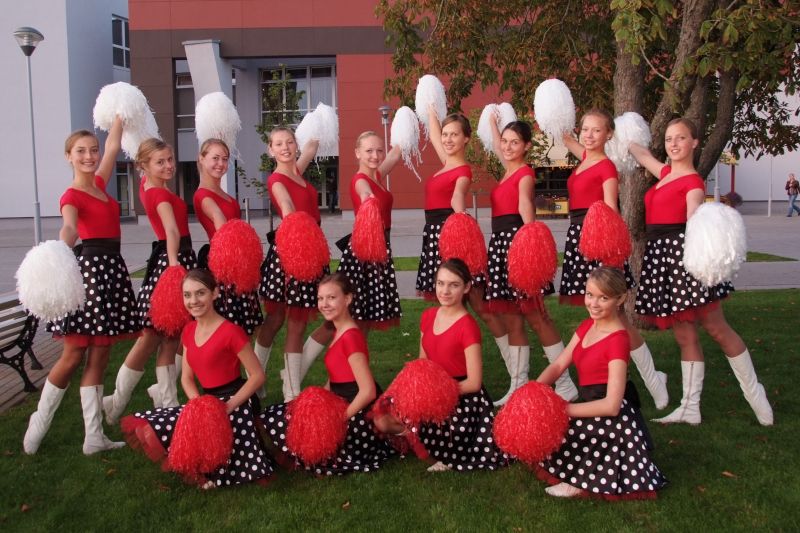 Merginų choreografinė grupė (orkestro šokėjos) – Plungės kultūros centras
