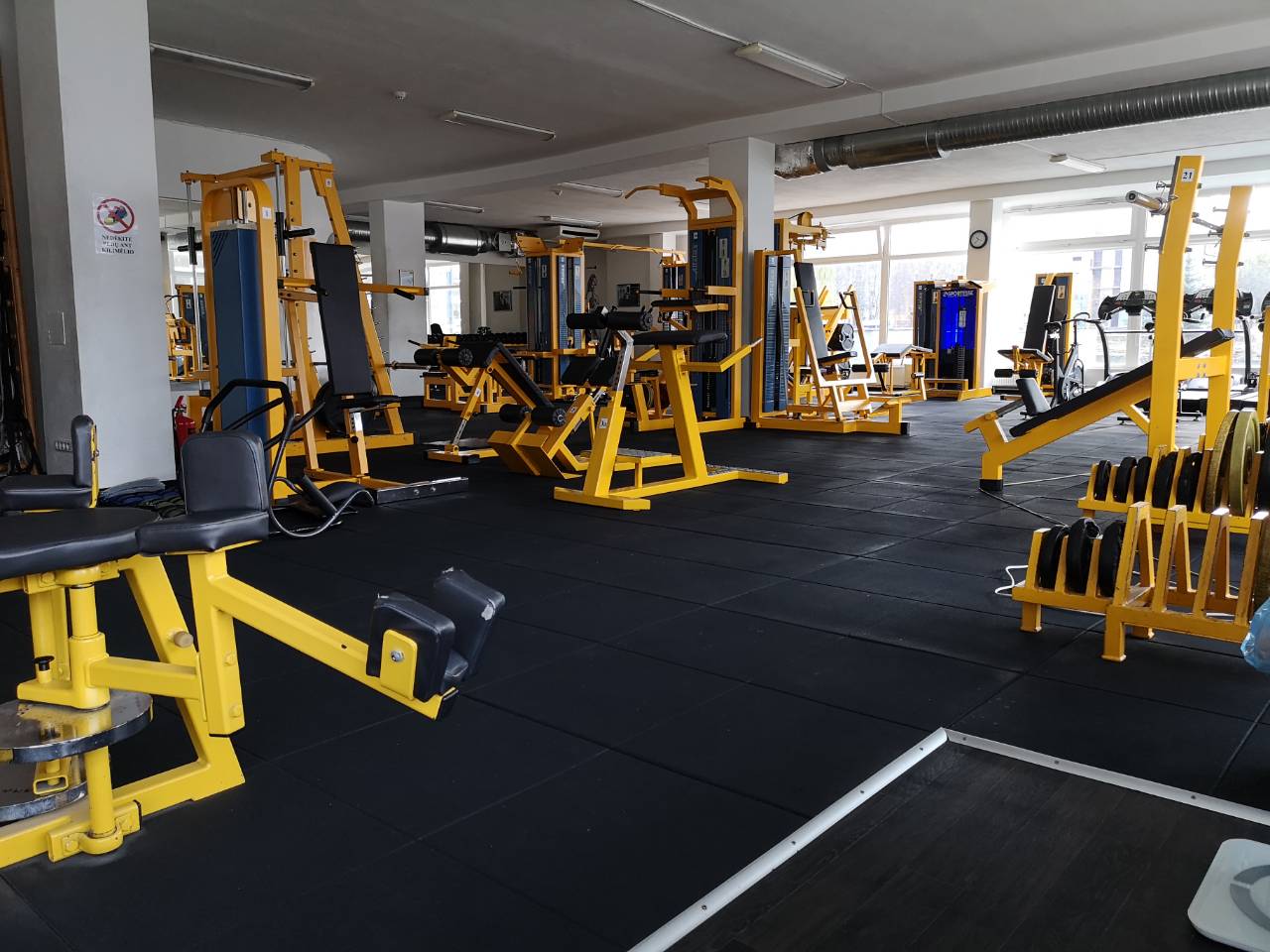 Treniruoklių salė – Ultimate Gym Lazdynai