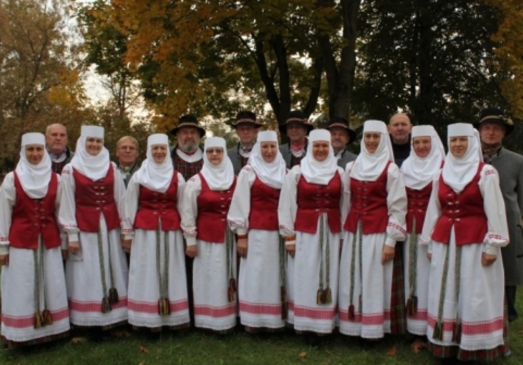 Senjorų liaudiškų šokių grupė „Lankesa“ – Kėdainiai