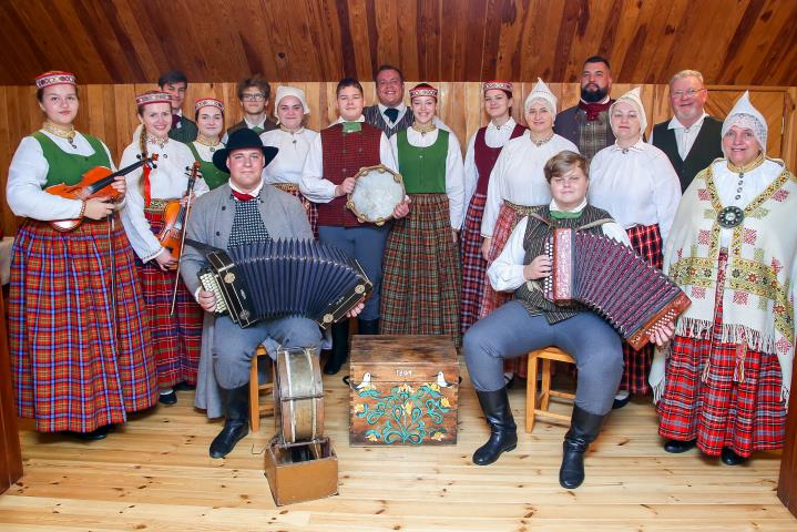 "Ceiruleits" Folklore Group (Senior Group)