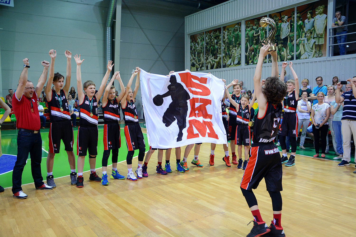 Basketball – Riešė High School